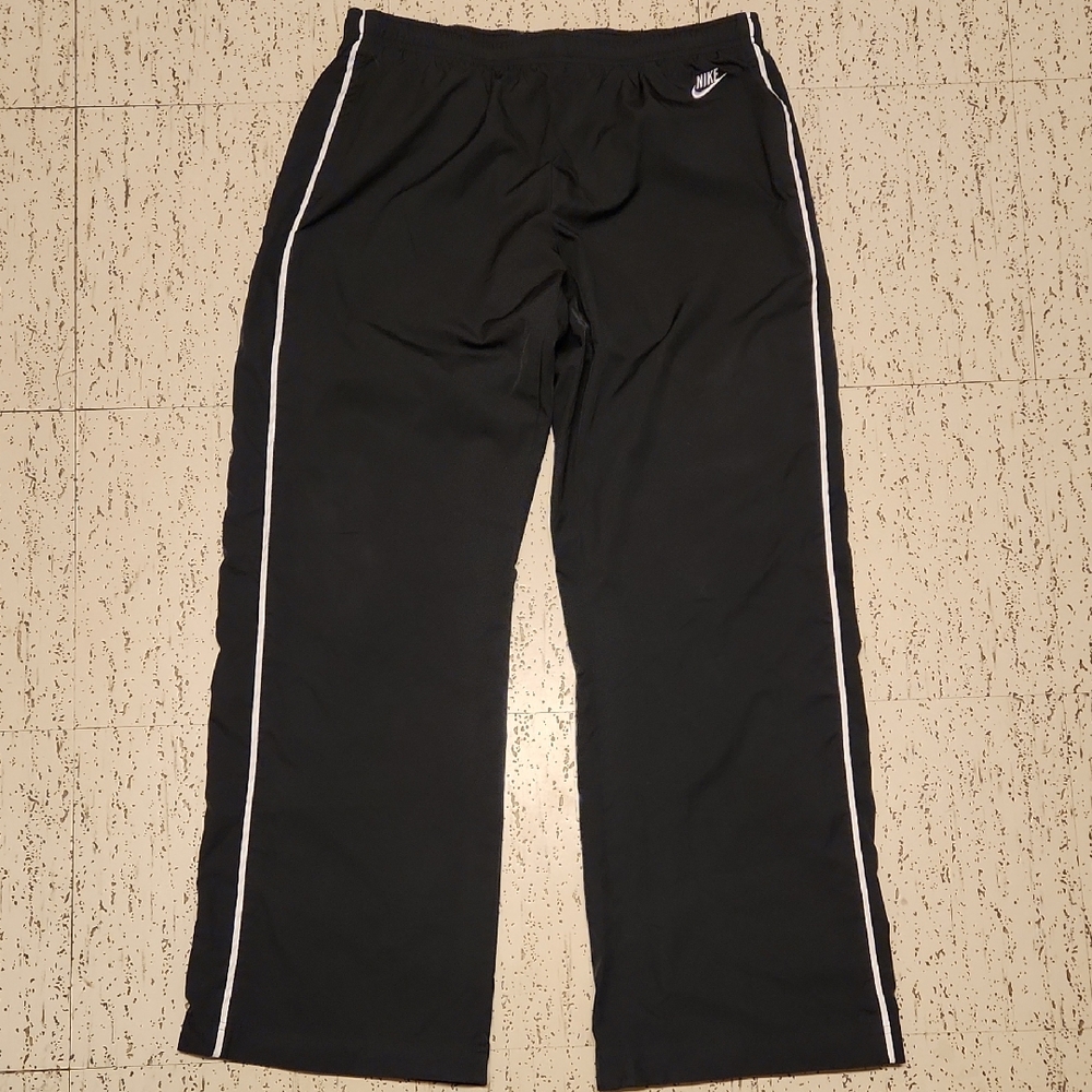 Nike Black Embroidered Logo Baggy Straight Leg Track Pants Joggers Vintage Y2K